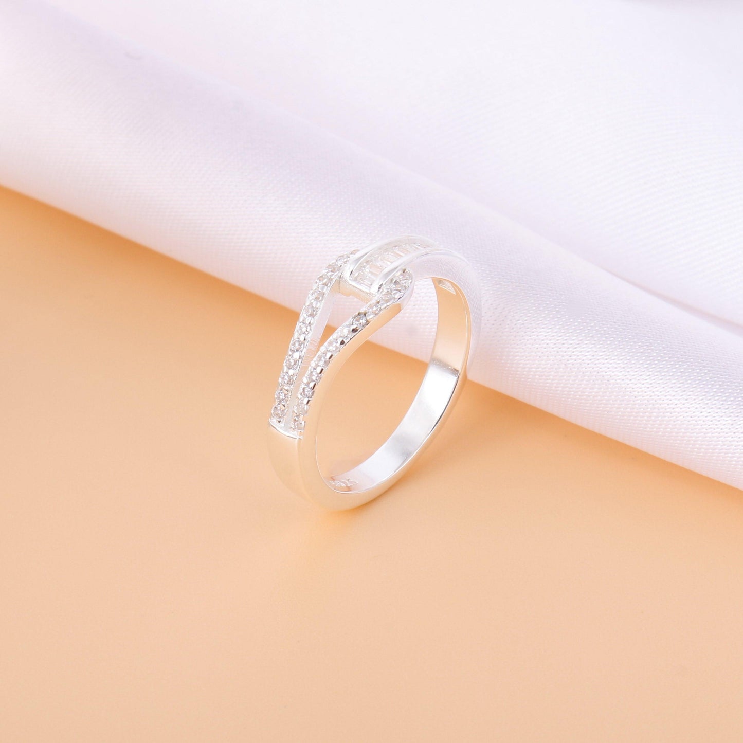 006-S925 silver white zircon minimalist ring