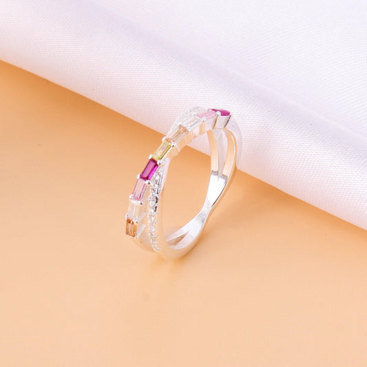 015-S925 Silverstone Zircon M ö bius Ring