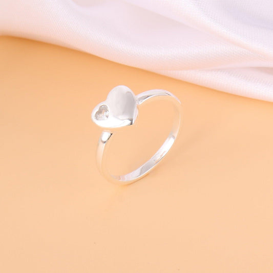 027-S925 Silver Heart Set Zircon Ring: Romantic Overflow