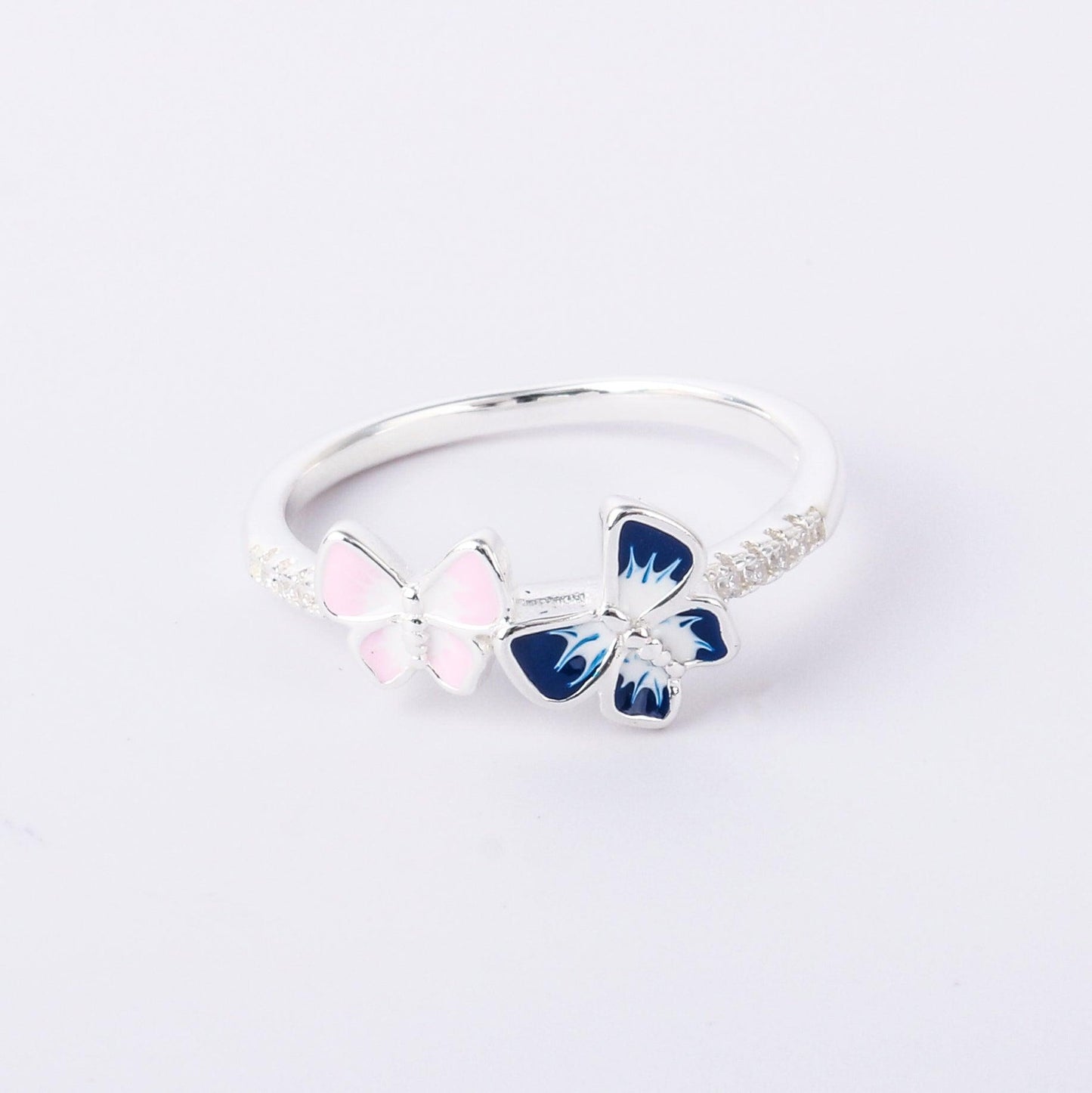 032-S925 Silver Enamel Butterfly Snuggling Ring: Romance and Elegance Entwined